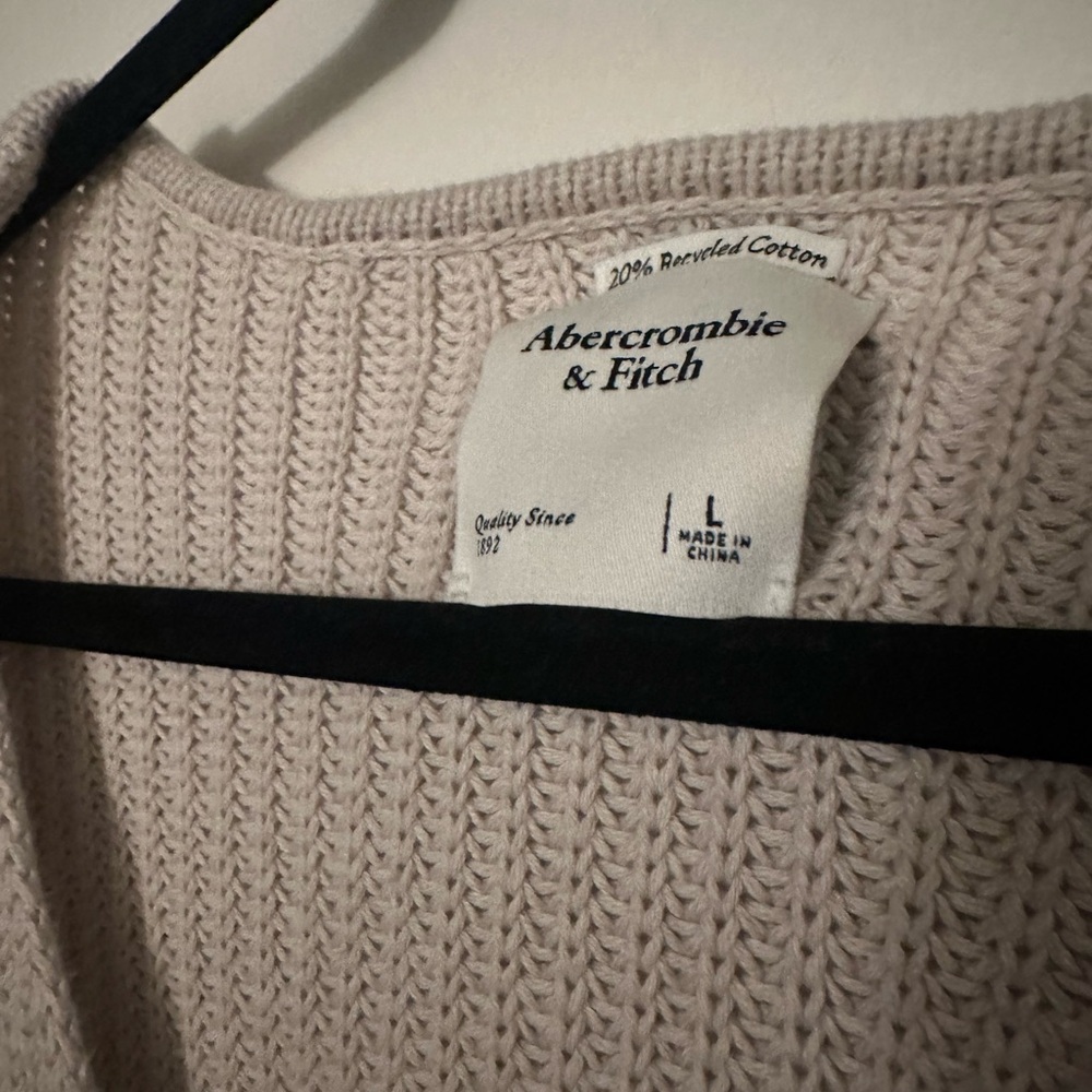 Abercrombie & Fitch Beige V-Neck Sweater - Picture 3 of 4